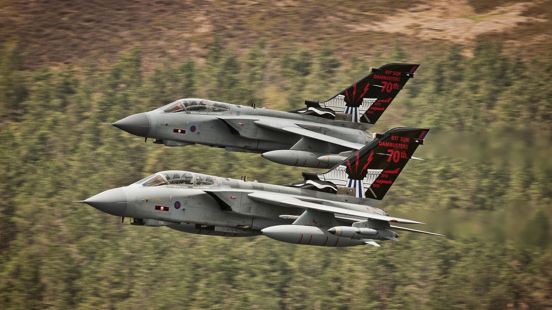 拜仁继续展现强大主场统治力，维持争冠势头。，拜仁全场